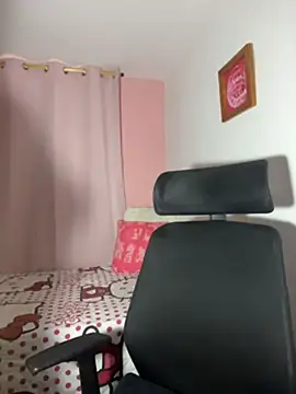 Melody_Fox26 Adlı Modelin Canlı XXX Sohbeti