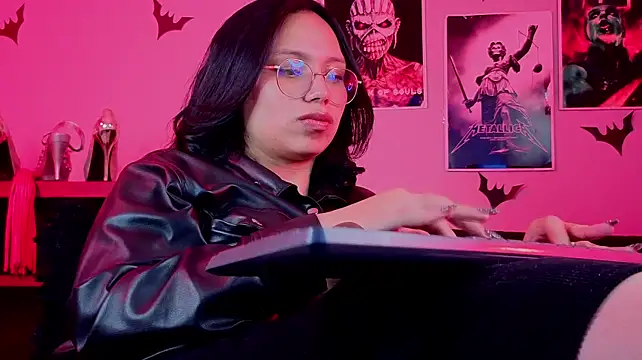 lilith-deverauxn Live XXX chat