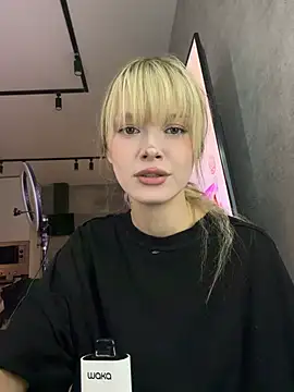 BellaSecrettt Webcam-Show