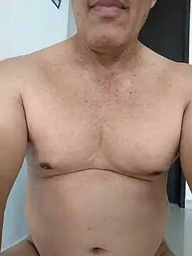 Chat +18 de Leoncitohotsr ao vivo