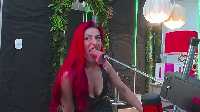 Živý XXX chat AllissaBrowm