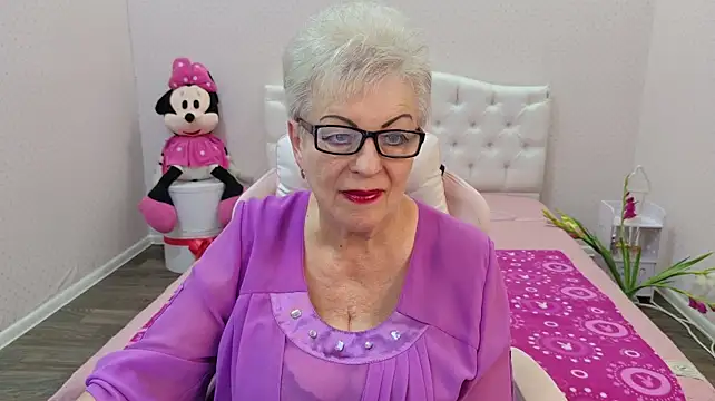 Show modela KayleSmoll na web-kameri