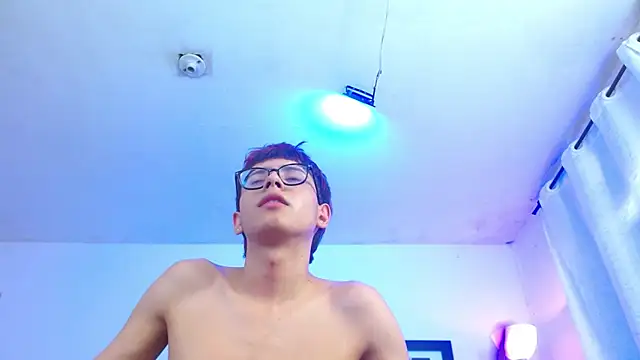 Chat +18 de alexcum_18 ao vivo