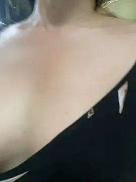 KIRA_kiki's Webcam Show