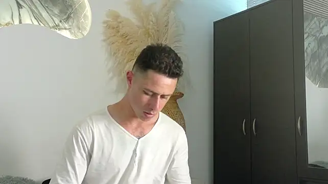Chat +18 de LoganKush_ ao vivo