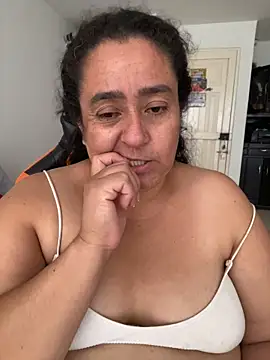 agathaxxx-69's Live XXX Chat