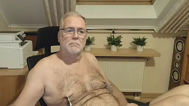 Show modela subbear1968 na web-kameri