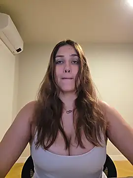 MiaRides19's Live XXX Chat