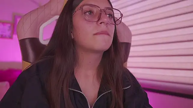 دردشة milly_kenner الجنسية المباشرة