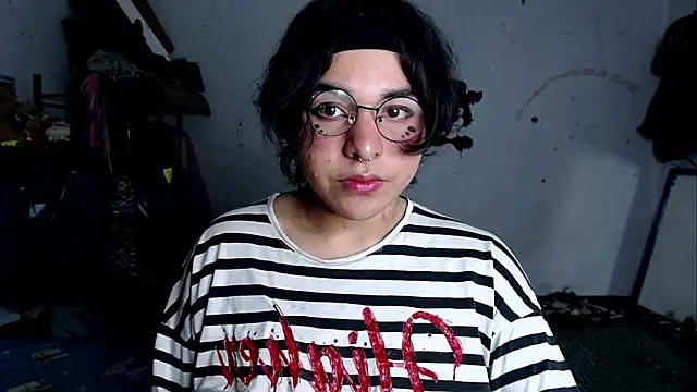 Chat +18 de Tiff_-Styles ao vivo