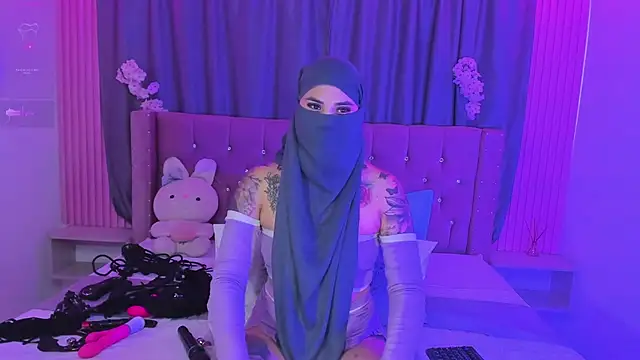Nayla-Mouna's Webcam Show