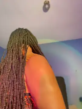 Show modela GirthGoddessCoco na web-kameri