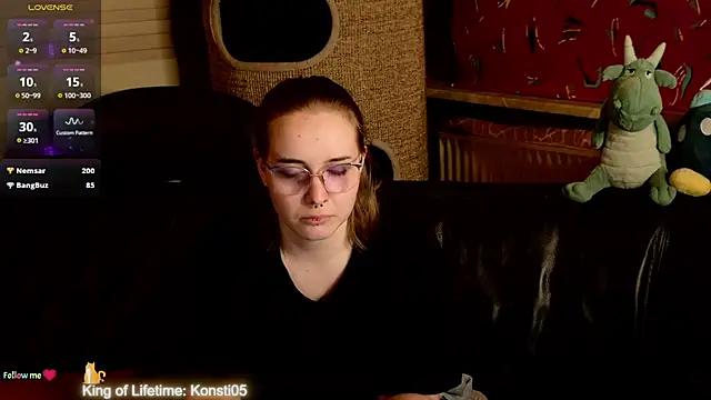 GamerGirl_Even Webbikameraesitys