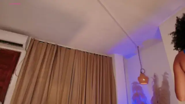Hilaryebony_ Live XXX-Chat