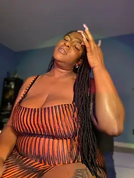 GirthGoddessCoco XXX чат на живо