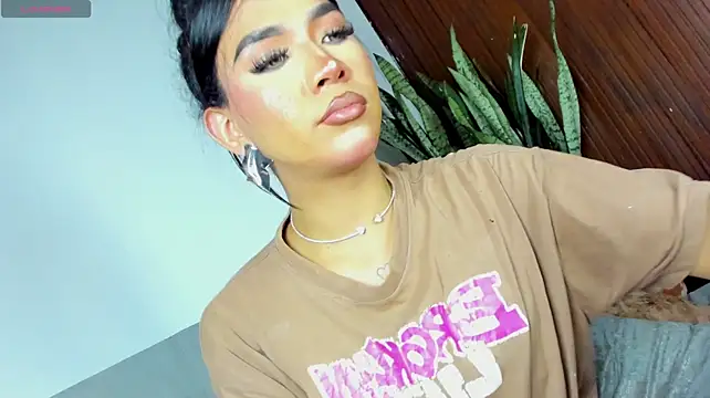 Pokazy przed kamerką – camila_hott_x