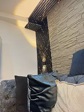 Lander_Cruz Show in webcam