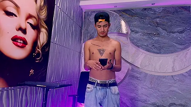 แชท XXX สดของ NIO_KLOUDS_