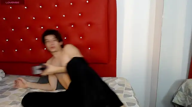 Marcoviolet's Live XXX Chat