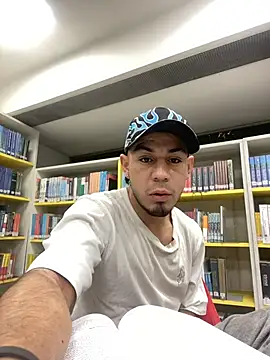 دردشة Taylor_DiamondBoy الجنسية المباشرة