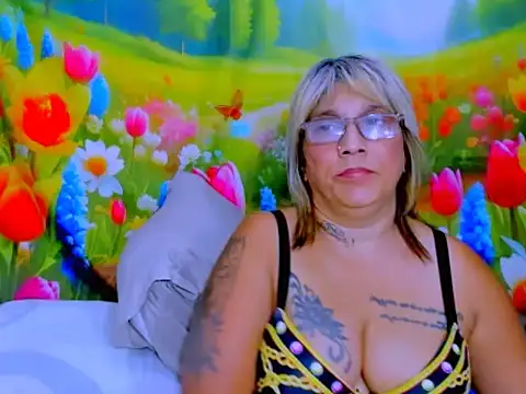 indianroxy XXX чат на живо