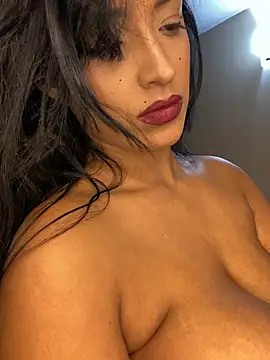 Chatroom XXX en direct de SaharQamar