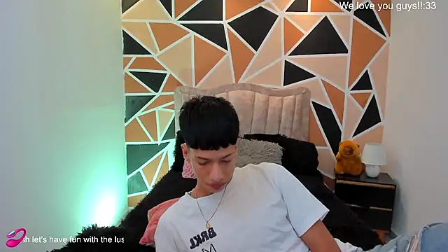 Juan_Nd_Steven Chat XXX live