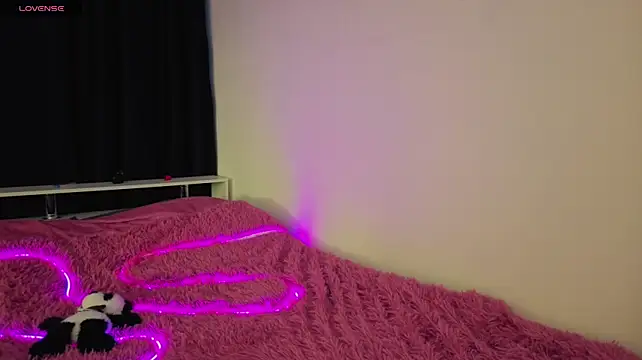 evvaavveのライブXXXチャット