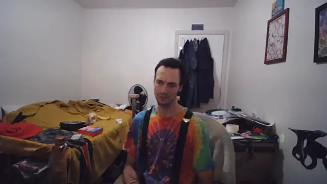 JohnnyMoves' Live XXX Chat