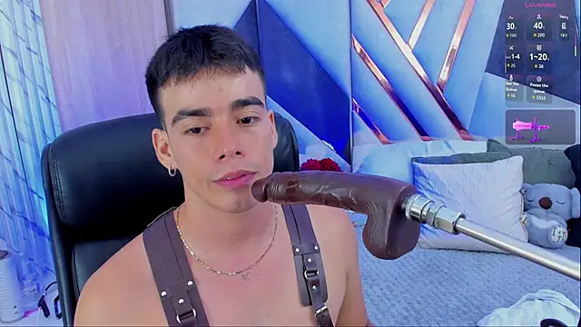 Alejandro_karter18: онлайн-секс-чат
