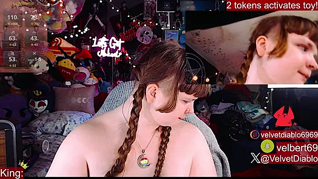 VelvetDiablo's Live XXX Chat