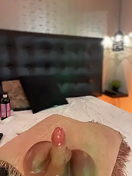 MiahWindsor: απευθείας συνομιλία ΧΧΧ