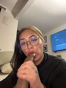 Rae_Lil_White Live XXX-Chat