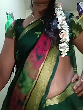 Chat +18 de Kavya5500 ao vivo