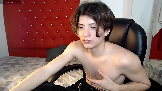 Онлайн чат XXX Marcoviolet