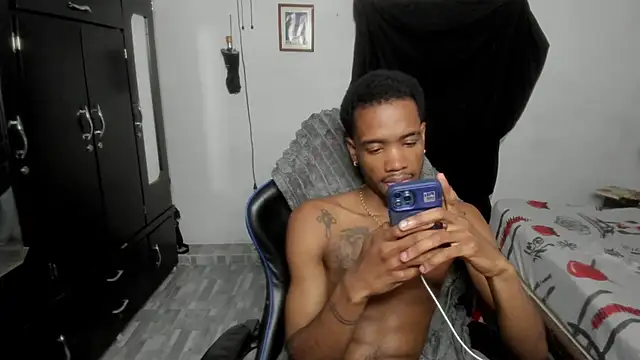 Kofi_exotic_2's Live XXX Chat