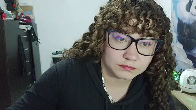 curly_greeneyedのライブXXXチャット