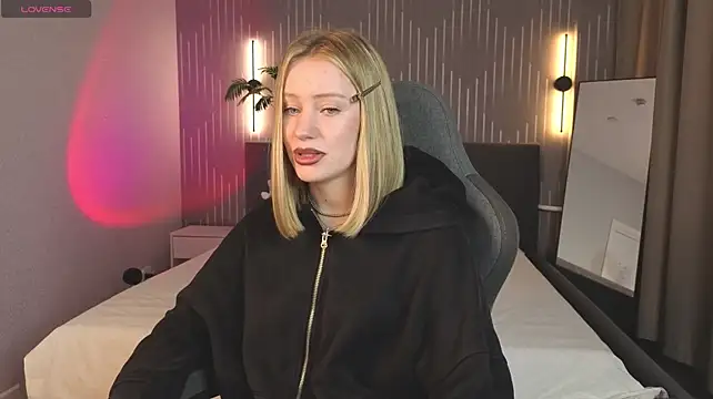 EvaHamilton 现场XXX聊天