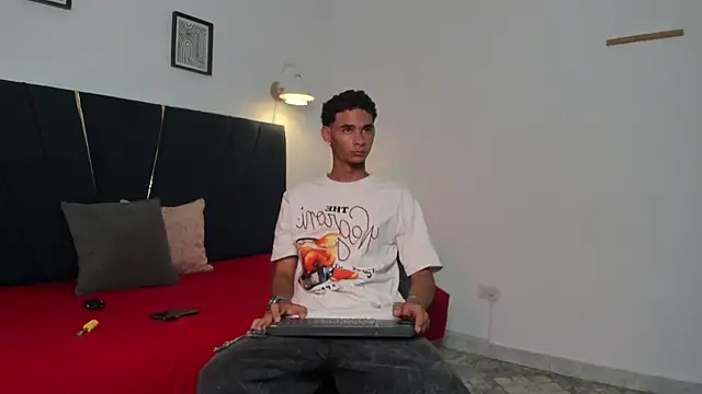 Czat XXX na żywo – kenix_cum23