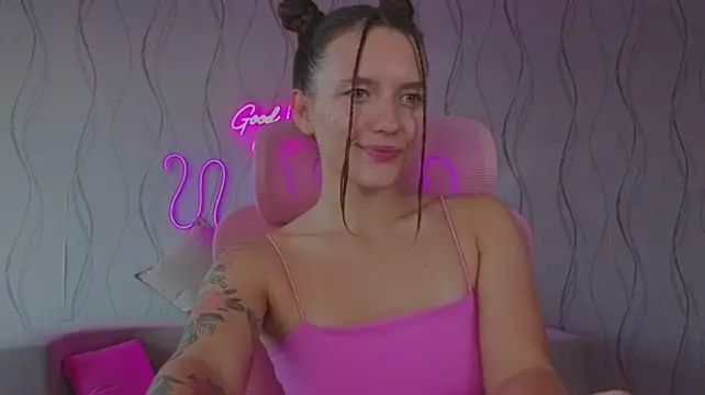دردشة JennyDens الجنسية المباشرة