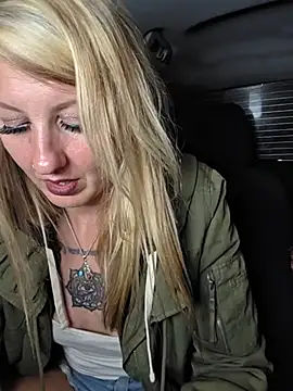 Chat XXX en directo de SheIsSomething