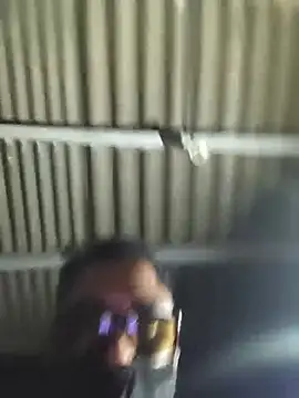 Itzdarkhz webcam show