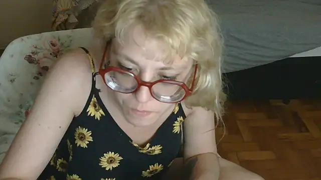 Chat +18 de BlondieTami ao vivo
