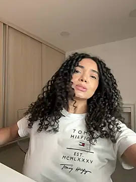 Curlyierr's Webcam Show
