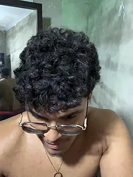 max__4vc Webcamshow