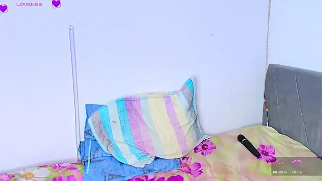 Chat +18 de nia_sd ao vivo