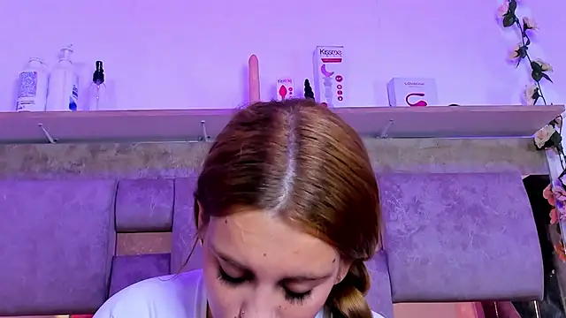 Chat +18 de Natasha-Adams ao vivo