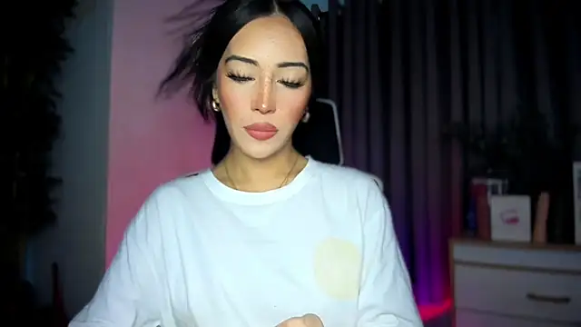 Pertunjukan Kamera Web Jasmine_Elcock