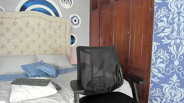 Chat XXX ao vivo de adrian_black86306