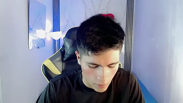 Chat +18 de Ascii_one ao vivo